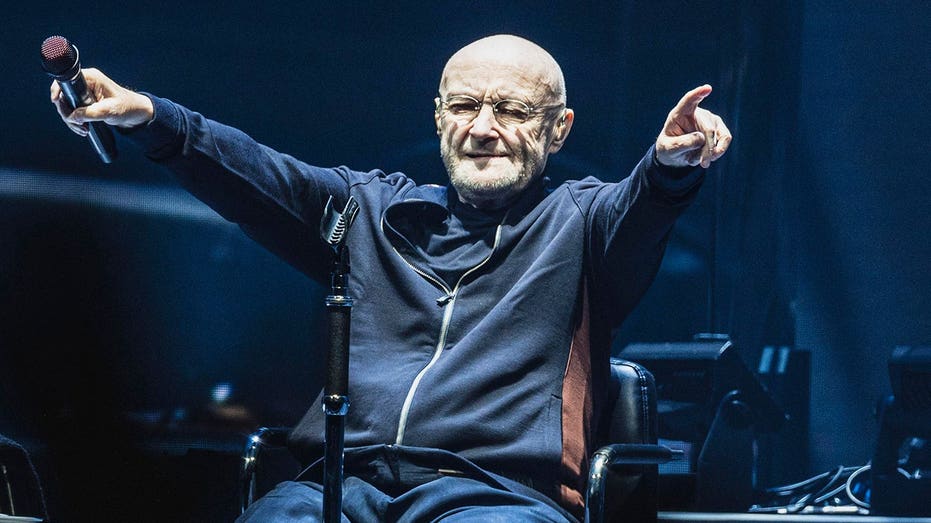 Phil Collins fala abertamente sobre falhas no casamento e arrependimentos na vida: 'Arrependo-me de meus casamentos terem desmoronado'
