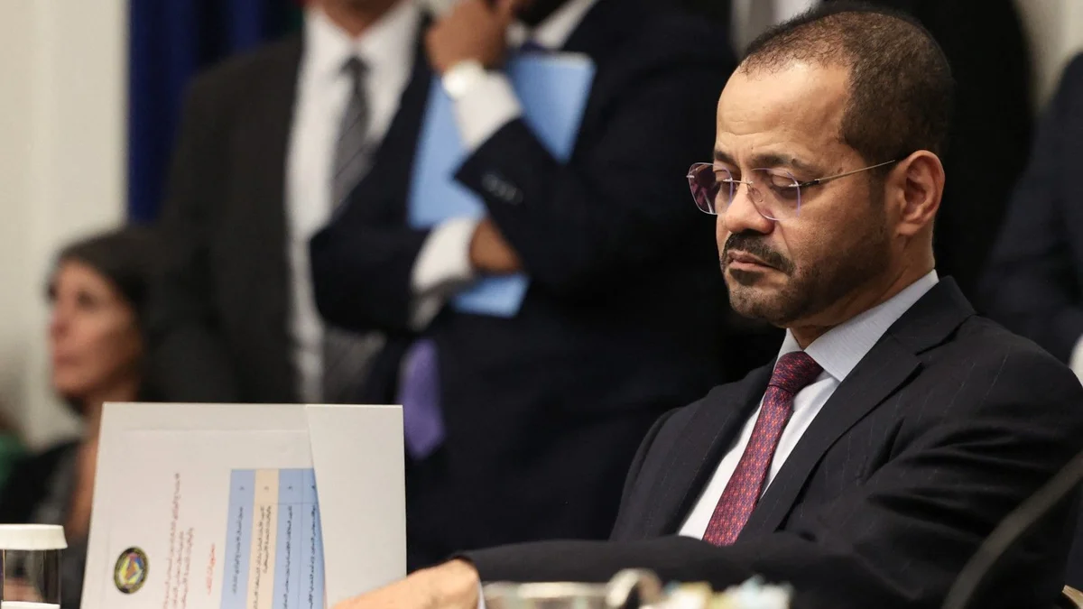 Não há indícios de que o Irã esteja reconstruindo instalações nucleares, mas 440 kg de urânio estão sem explicação, diz o observador da ONU