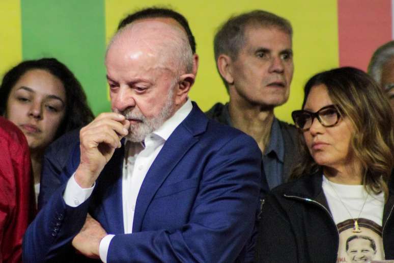 Clima na equipe de Lula é de surpresa e tristeza, mas campanha aposta em virada no segundo turno