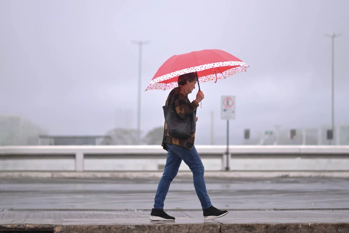 Clima: temporais, ventos e granizos marcam o dia de 1º turno das eleições