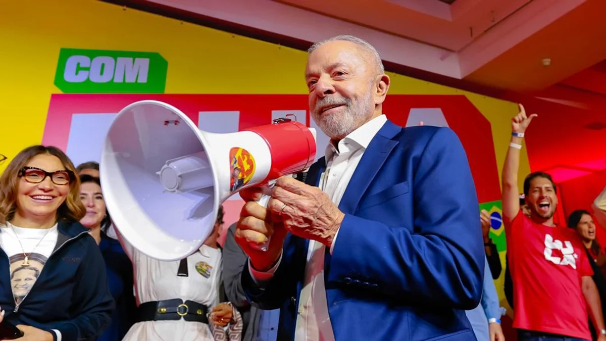 Por virada, Lula faz reunião com jovens eleitos para reestruturar campanha