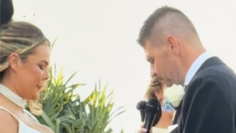 Noivo erra o nome da esposa no altar e viraliza nas redes sociais; assista