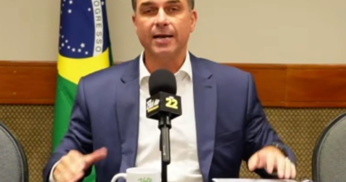 'Há um desespero na campanha de Lula', diz Flávio após cancelamento de debate
