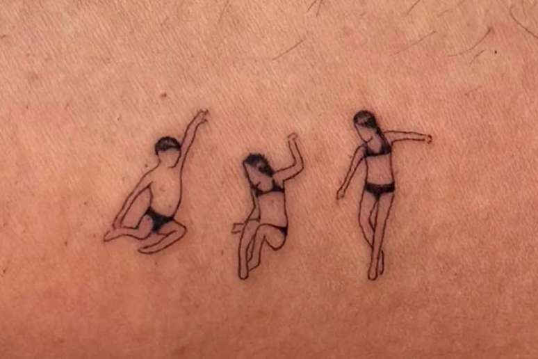 William Bonner faz tatuagem em homenagem aos trigêmeos e revela história emocionante por trás do desenho
