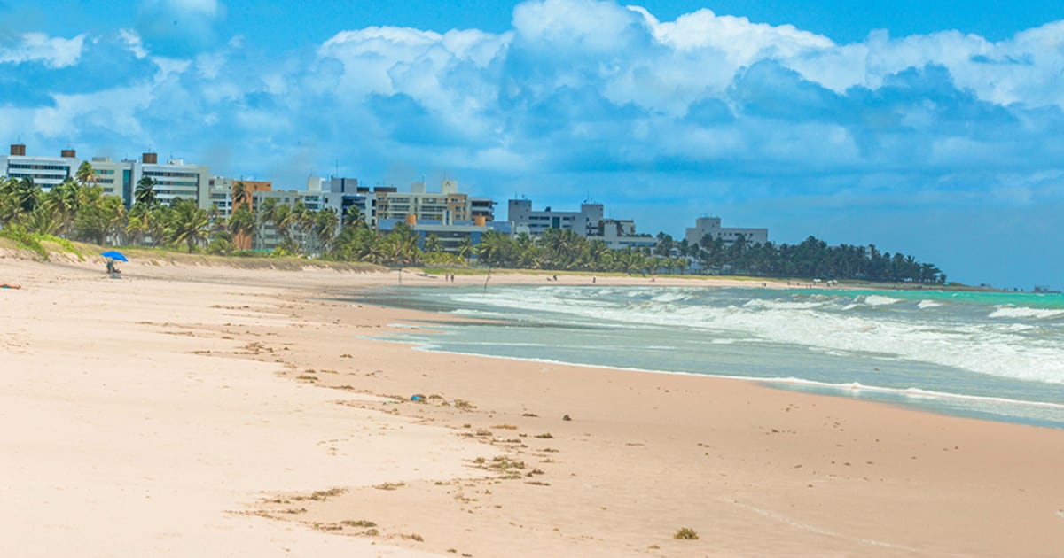Três trechos de praias estão impróprios para banho neste fim de semana em João Pessoa