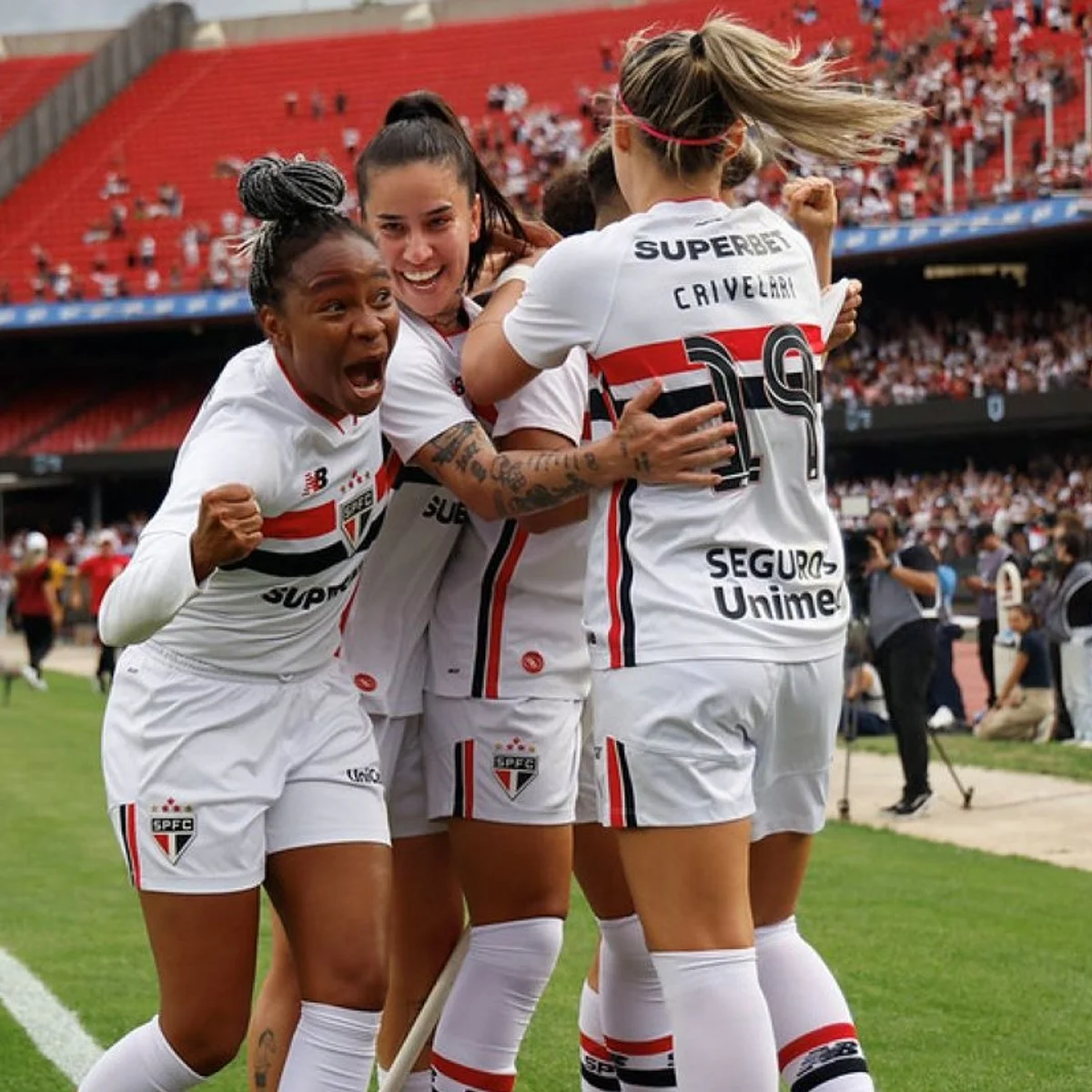 São Paulo: time feminino tem desempenho superior ao masculino em clássicos