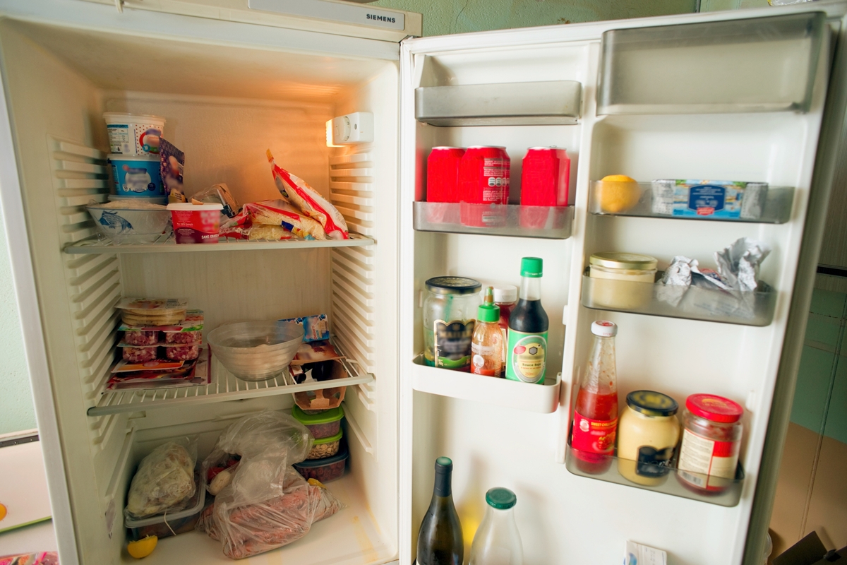 Nutris listam alimentos que não devem ser guardados na porta da geladeira