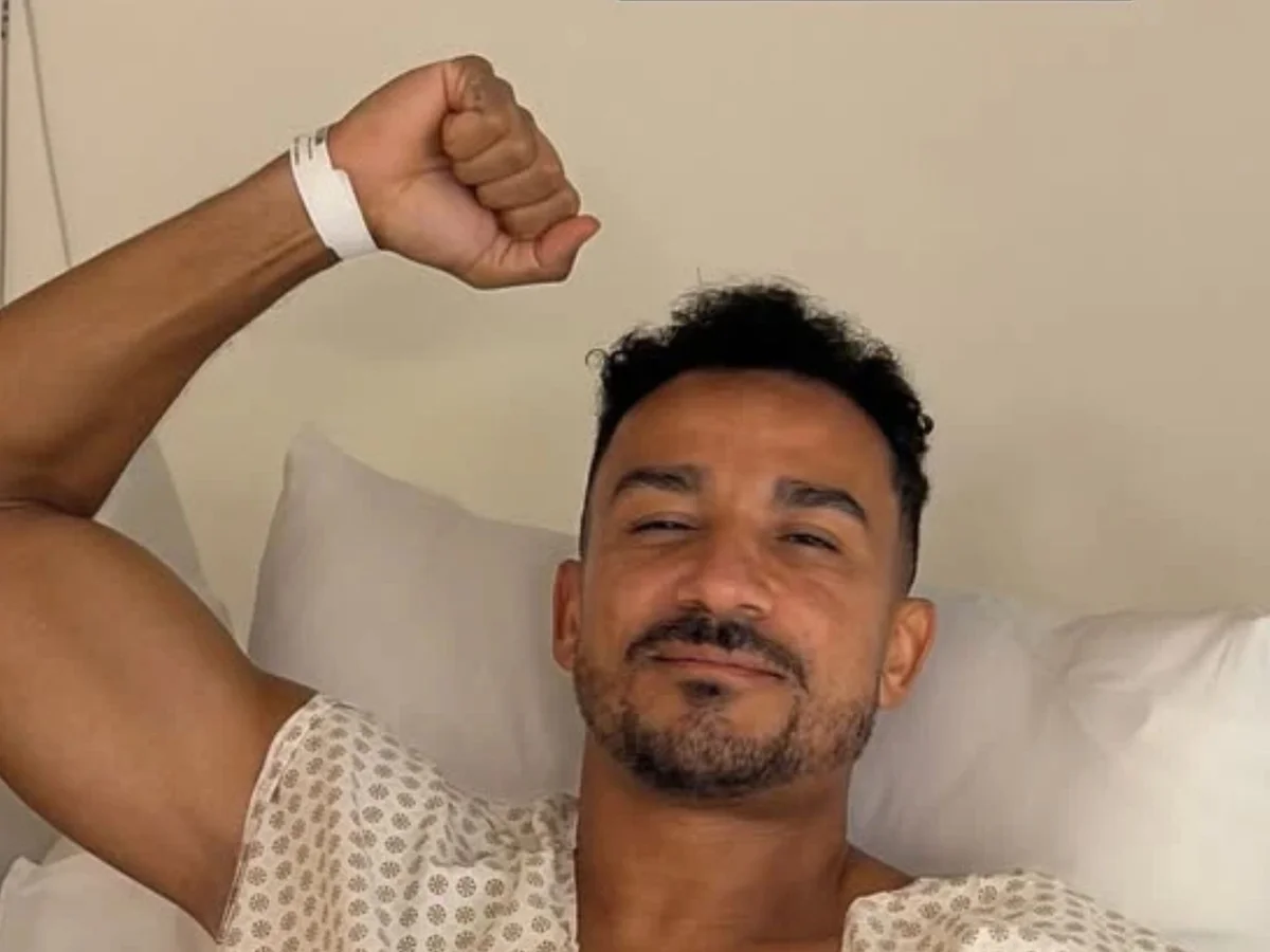 Danilo, do Flamengo, celebra sucesso na cirurgia e zoa filho tricolor